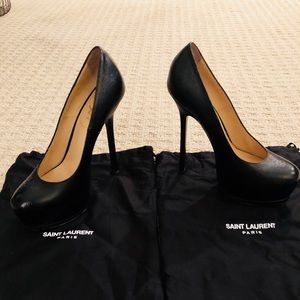 YSL BLACK LEATHER PUMPS